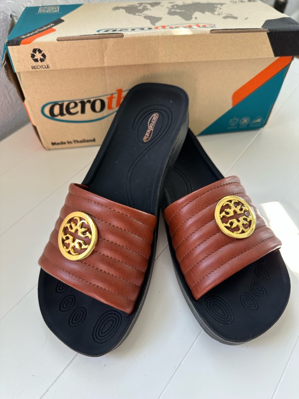 Aerothotic Brown Slide Sandals with Gold Emblem size 38/8 women’s NWOT